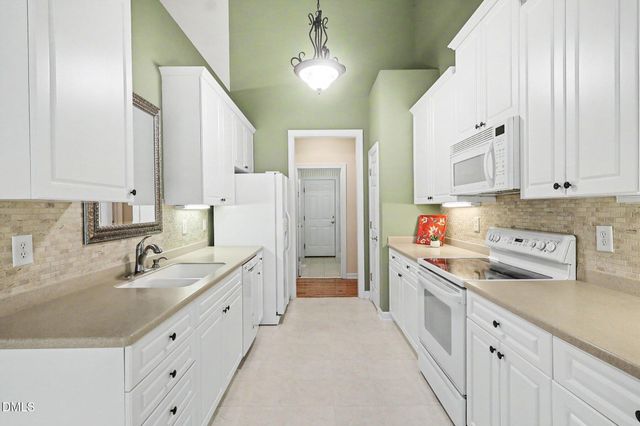 13 York Woods Place, Durham, NC 27705