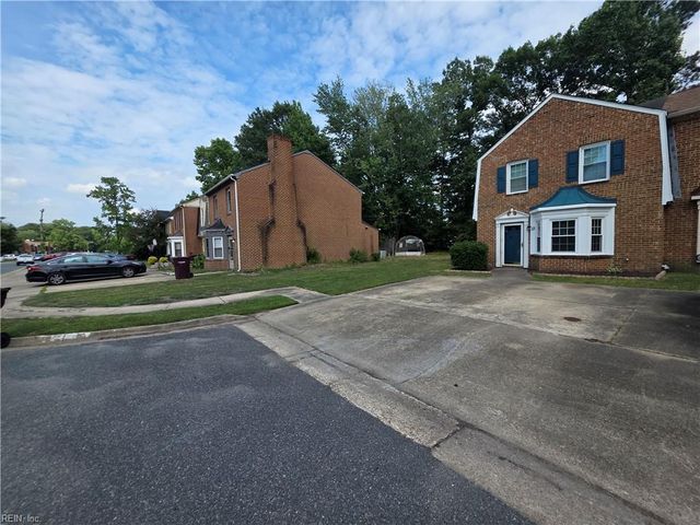 13 Colonial WAY, Chesapeake, VA 23325