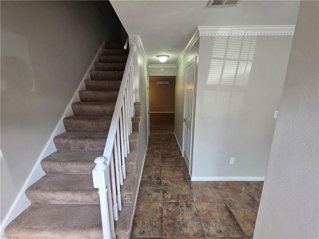13 Colonial WAY, Chesapeake, VA 23325