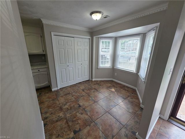 13 Colonial WAY, Chesapeake, VA 23325