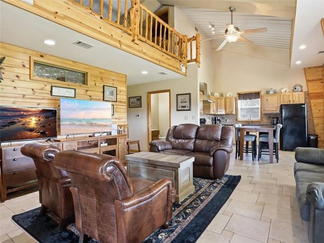 21756 Flippin Road, Warsaw, MO 65355