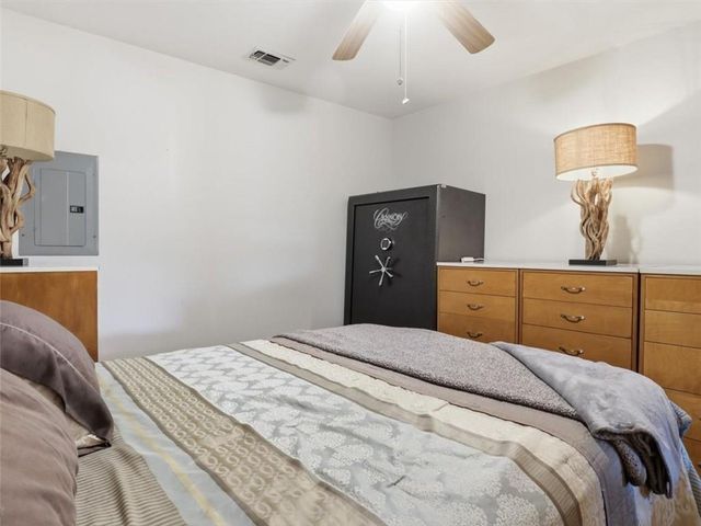 21756 Flippin Road, Warsaw, MO 65355