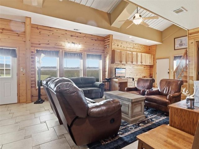 21756 Flippin Road, Warsaw, MO 65355