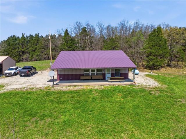 21756 Flippin Road, Warsaw, MO 65355
