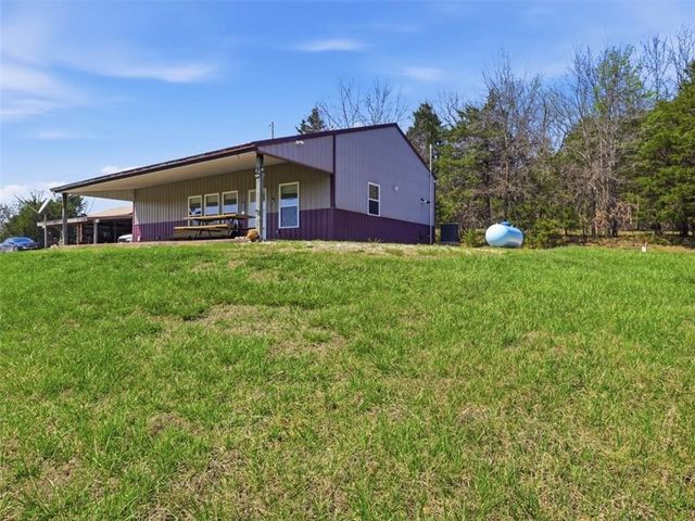 21756 Flippin Road, Warsaw, MO 65355