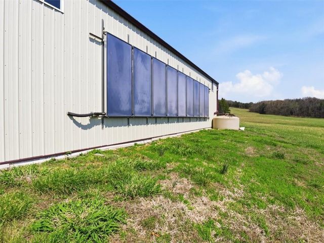 21756 Flippin Road, Warsaw, MO 65355