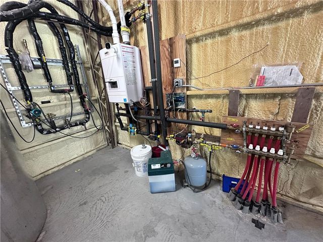 21756 Flippin Road, Warsaw, MO 65355