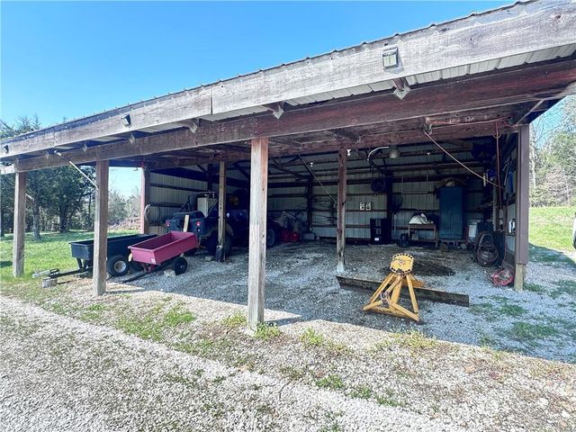 21756 Flippin Road, Warsaw, MO 65355