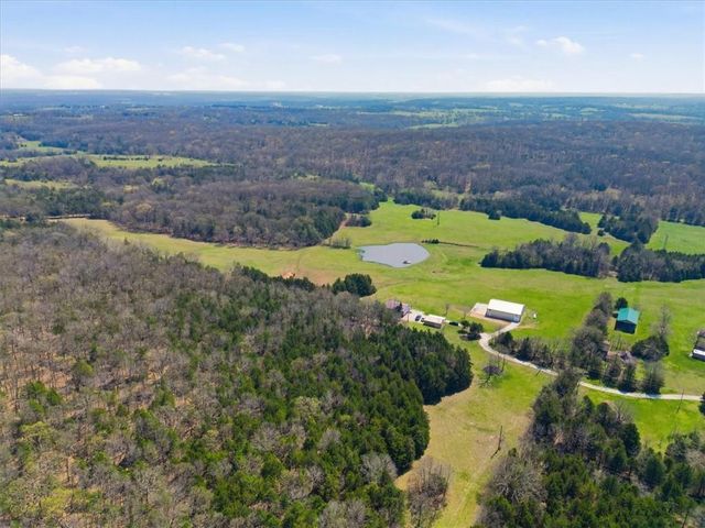21756 Flippin Road, Warsaw, MO 65355