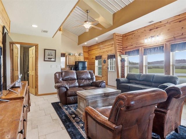 21756 Flippin Road, Warsaw, MO 65355