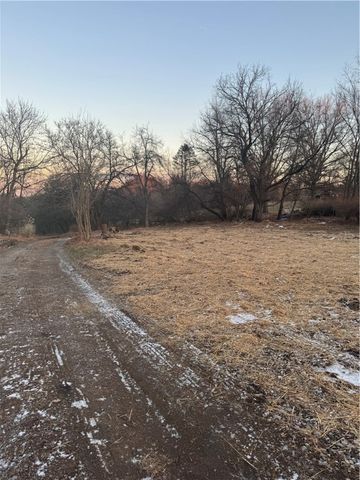 4625 Middle Rd, Hampton, PA 15101