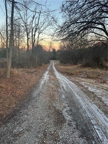 4625 Middle Rd, Hampton, PA 15101