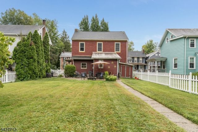 323 Water St, Belvidere Twp., NJ 07823