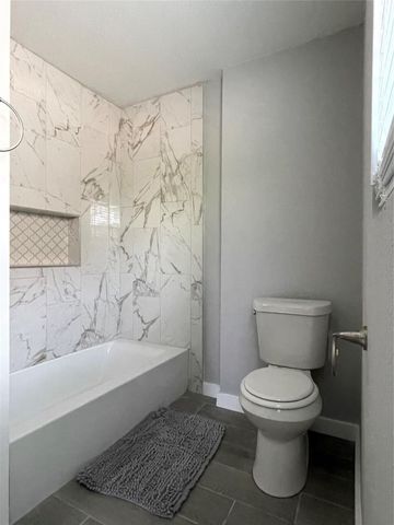 1701 40th Street, Galveston, TX 77550