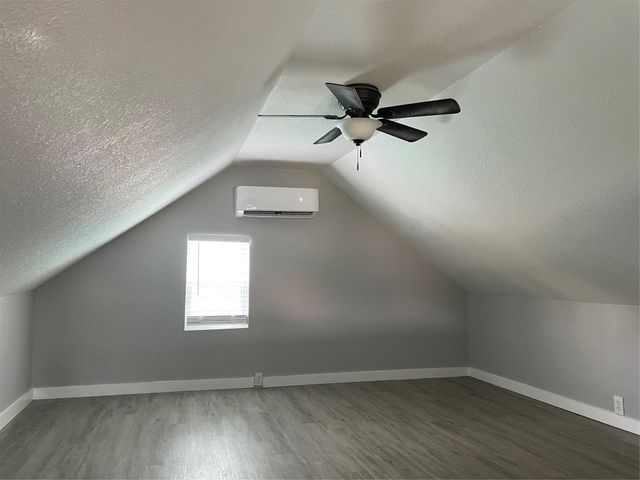 1701 40th Street, Galveston, TX 77550