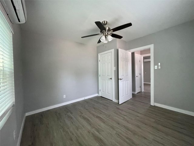 1701 40th Street, Galveston, TX 77550