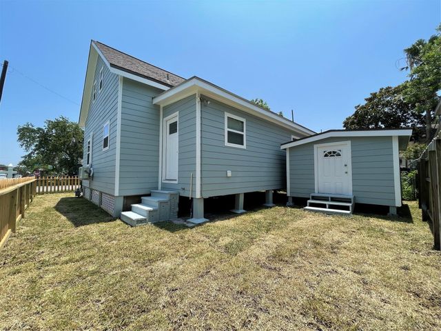 1701 40th Street, Galveston, TX 77550