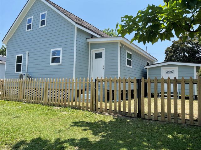 1701 40th Street, Galveston, TX 77550