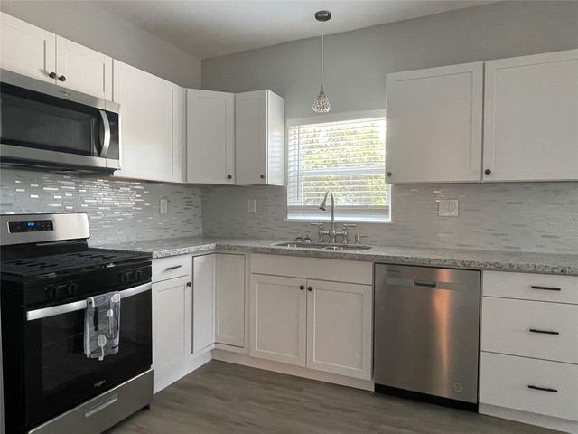 1701 40th Street, Galveston, TX 77550