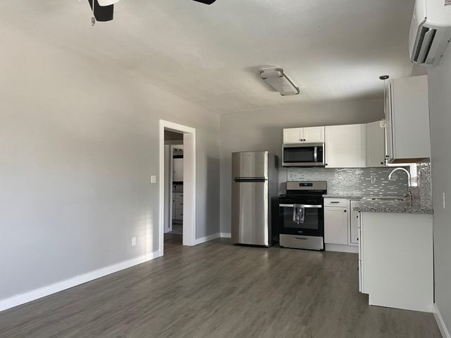 1701 40th Street, Galveston, TX 77550