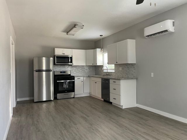 1701 40th Street, Galveston, TX 77550