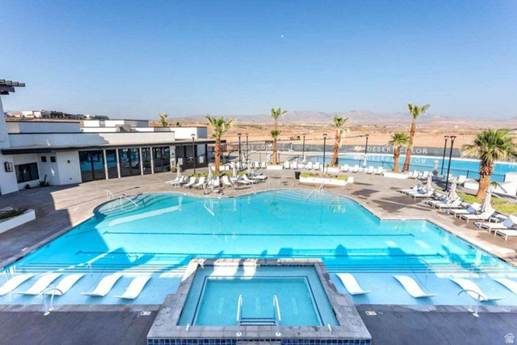 Image 5 of property listing at 5599 S CARNELIAN PARKWAY #104, St. George, UT 84790