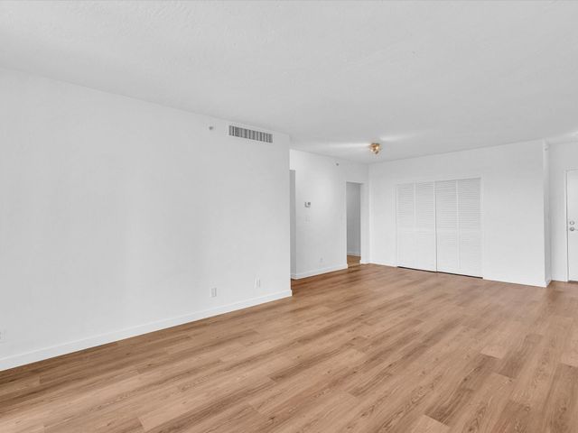 3001 S Ocean Dr 439, Hollywood, FL 33019