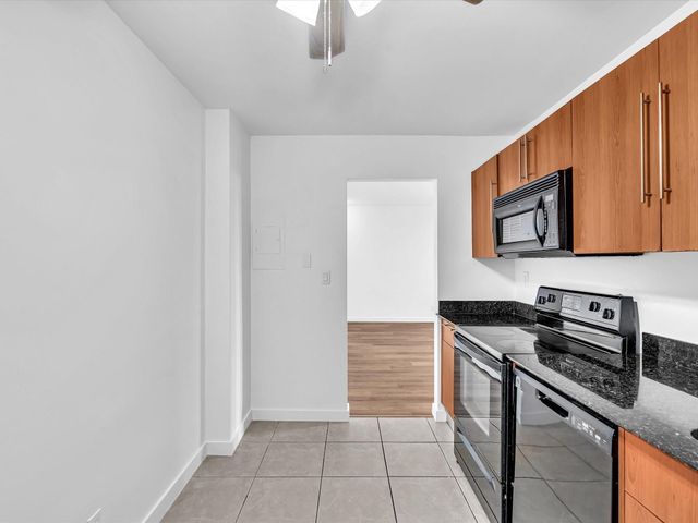 3001 S Ocean Dr 439, Hollywood, FL 33019