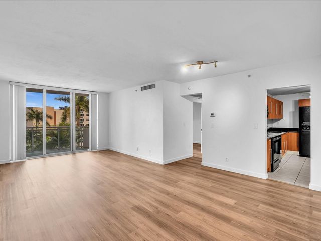 3001 S Ocean Dr 439, Hollywood, FL 33019