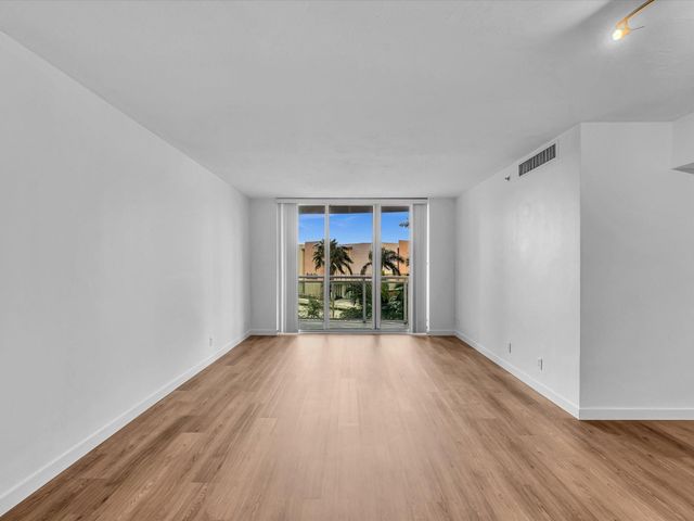 3001 S Ocean Dr 439, Hollywood, FL 33019