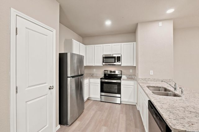 7226 Briar Pl Unit 102, San Antonio, TX 78221