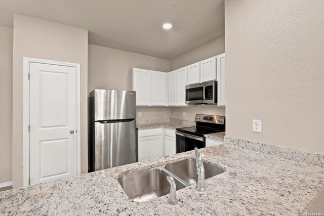 7226 Briar Pl Unit 102, San Antonio, TX 78221