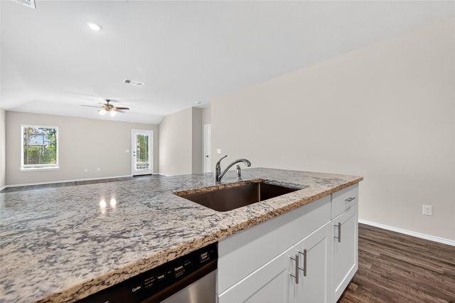 79 Courageous Way, Magnolia, TX 77354