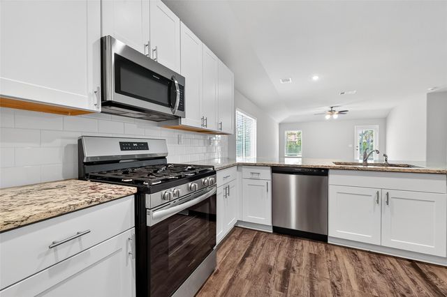 79 Courageous Way, Magnolia, TX 77354