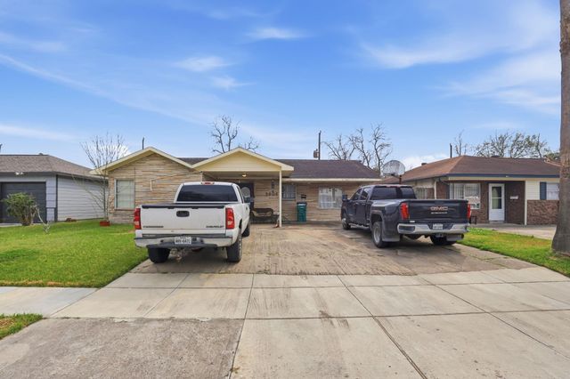 2606 Rosemead Drive, Pasadena, TX 77506