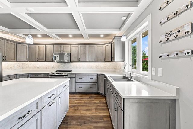4094 W Whispering Ridge PASS, Franklin, WI 53132