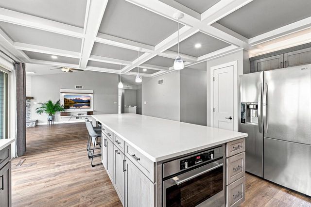 4094 W Whispering Ridge PASS, Franklin, WI 53132