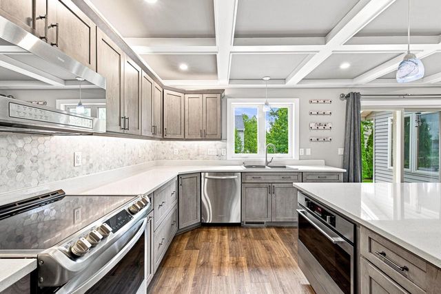 4094 W Whispering Ridge PASS, Franklin, WI 53132