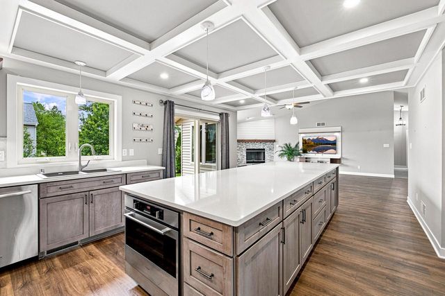 4094 W Whispering Ridge PASS, Franklin, WI 53132