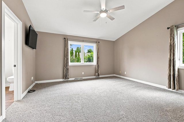 4094 W Whispering Ridge PASS, Franklin, WI 53132