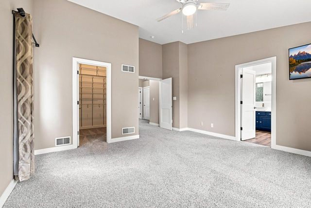 4094 W Whispering Ridge PASS, Franklin, WI 53132