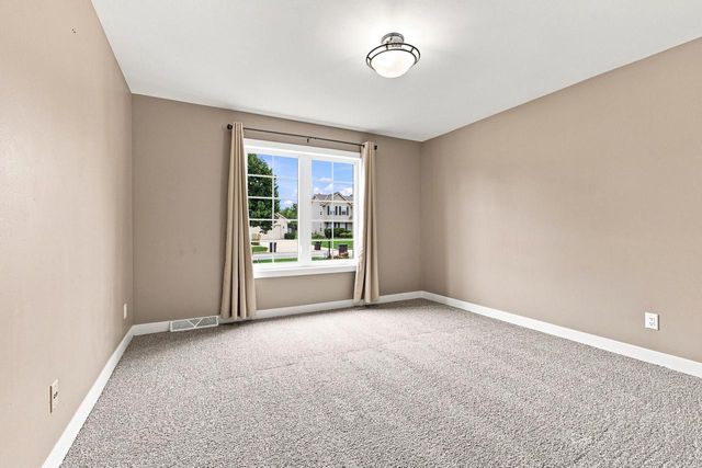 4094 W Whispering Ridge PASS, Franklin, WI 53132