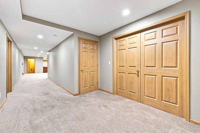 4094 W Whispering Ridge PASS, Franklin, WI 53132