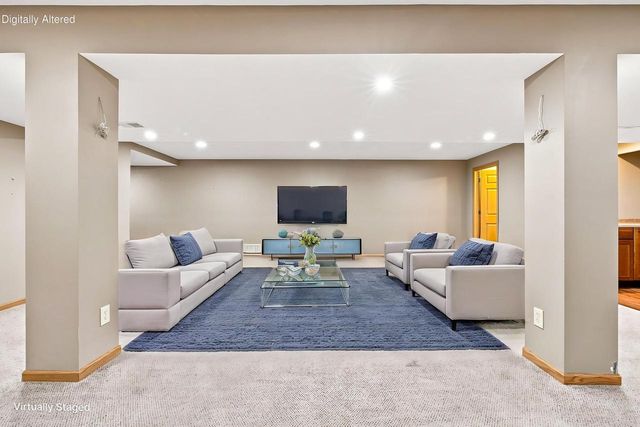 4094 W Whispering Ridge PASS, Franklin, WI 53132