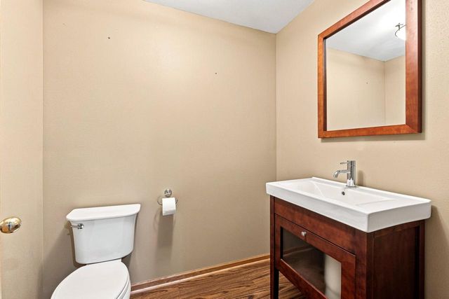 4094 W Whispering Ridge PASS, Franklin, WI 53132