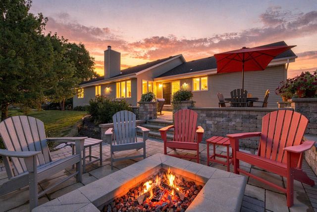 4094 W Whispering Ridge PASS, Franklin, WI 53132