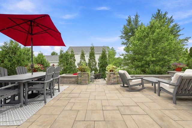 4094 W Whispering Ridge PASS, Franklin, WI 53132