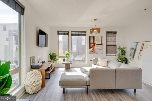 2008 NORTHBANK PL, Philadelphia, PA 19125