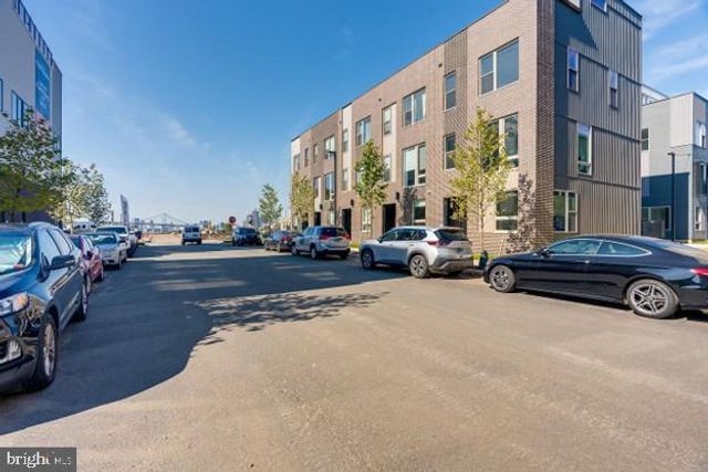 2008 NORTHBANK PL, Philadelphia, PA 19125