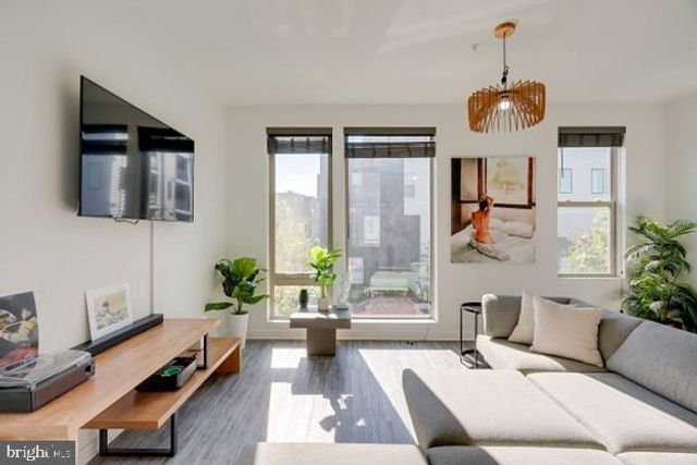 2008 NORTHBANK PL, Philadelphia, PA 19125
